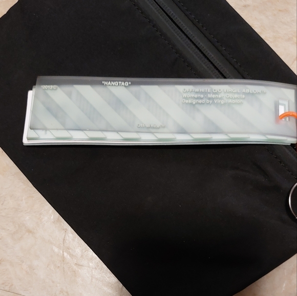 Off-white nylon pouch nwt - Picture 2 of 7